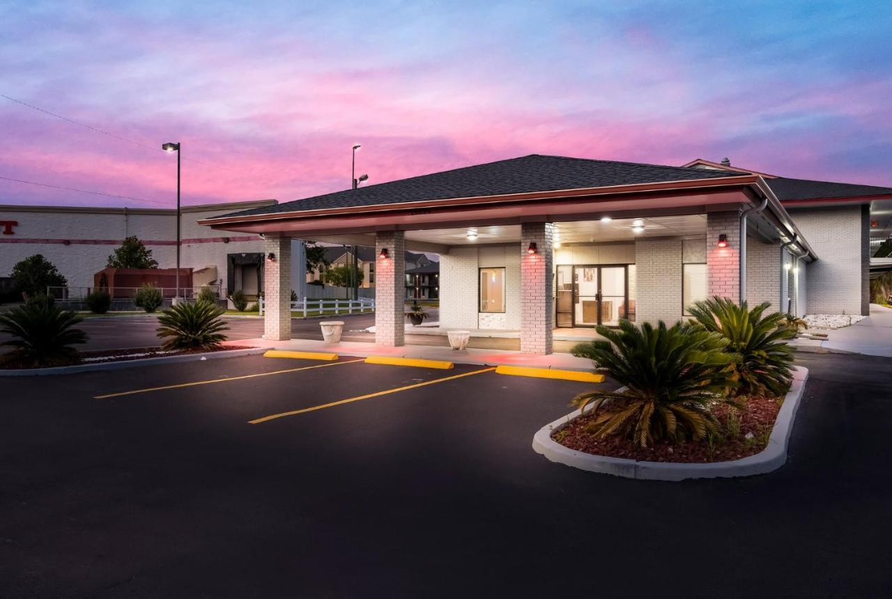 Red Roof Inn & Suites Томасвилл Экстерьер фото