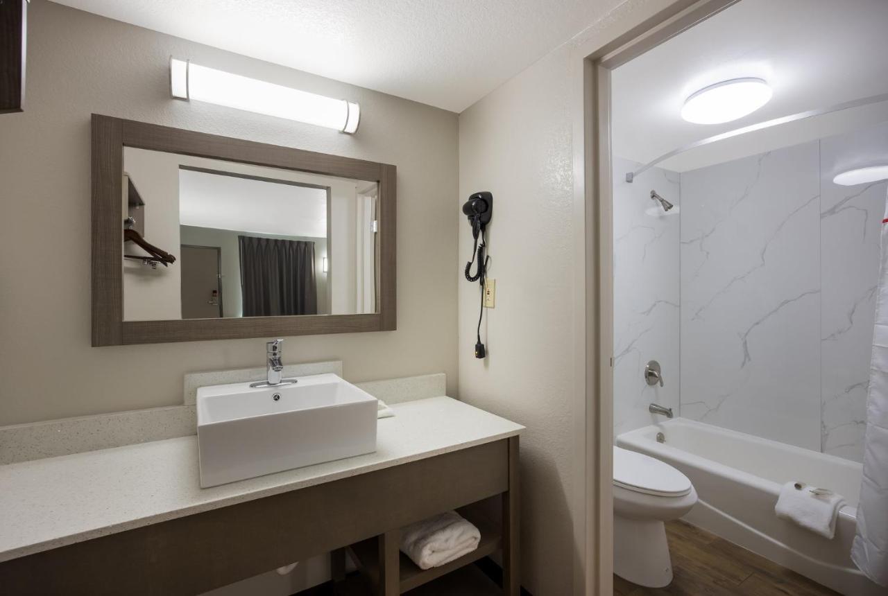 Red Roof Inn & Suites Томасвилл Экстерьер фото
