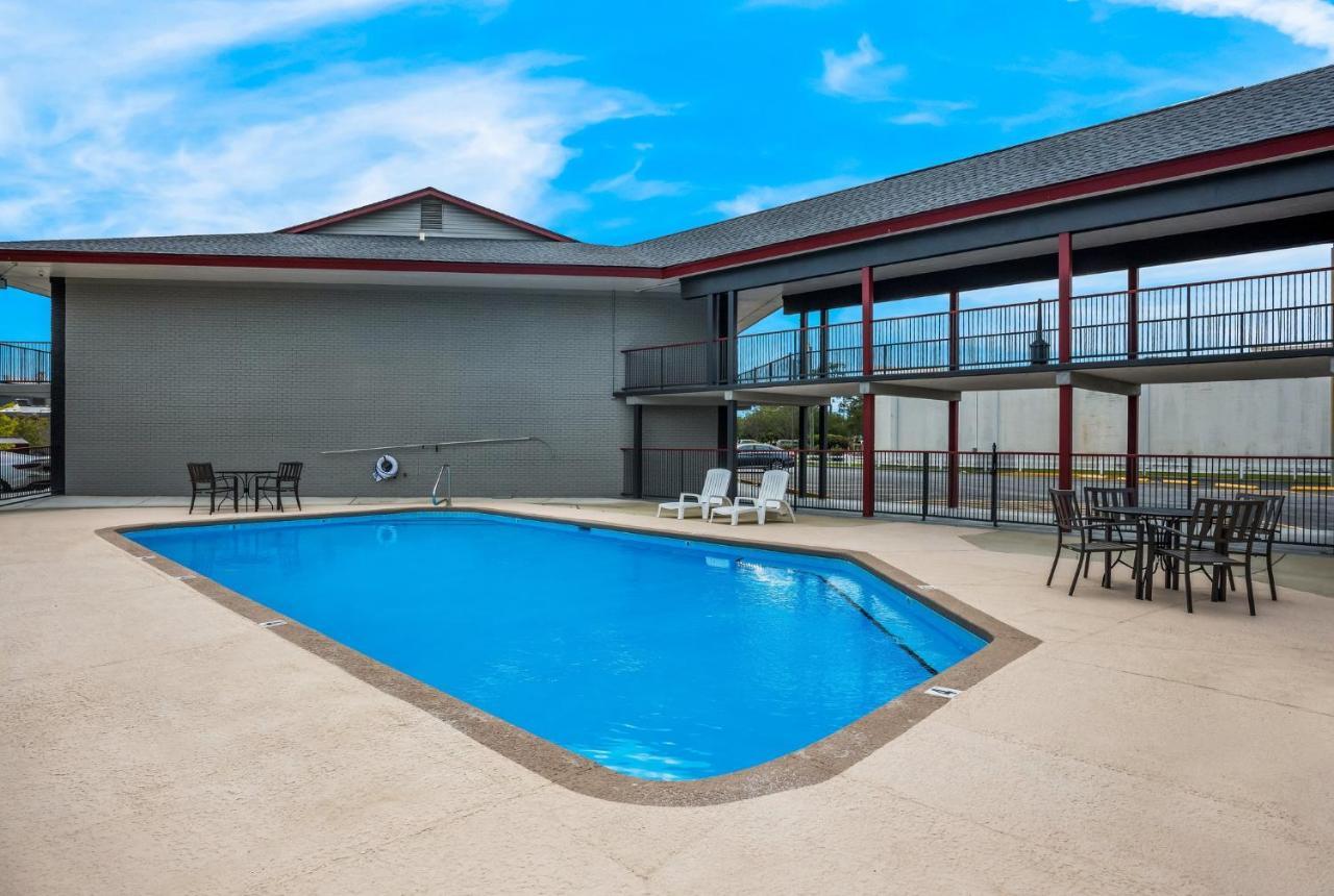 Red Roof Inn & Suites Томасвилл Экстерьер фото