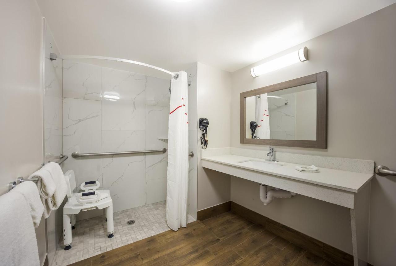 Red Roof Inn & Suites Томасвилл Экстерьер фото